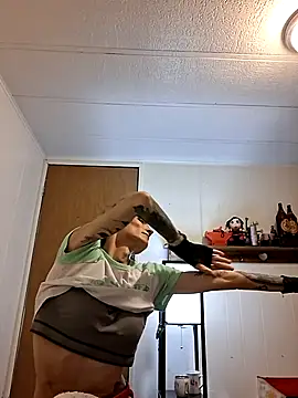 Snapshot of MaitressePomme3 chatting on 28, 11, 2025 MaitressePomme3 online show from 28, 11, 2025