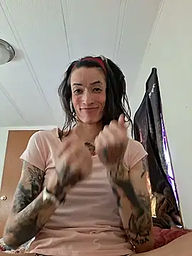 Snapshot of MaitressePomme3 chatting on 19, 11, 2025 MaitressePomme3 online show from 19, 11, 2025