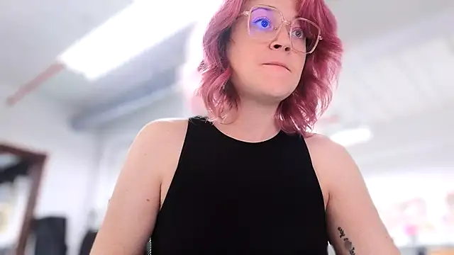 Snapshot of winestaindlips chatting on 25, 11, 2025 winestaindlips online show from 25, 11, 2025