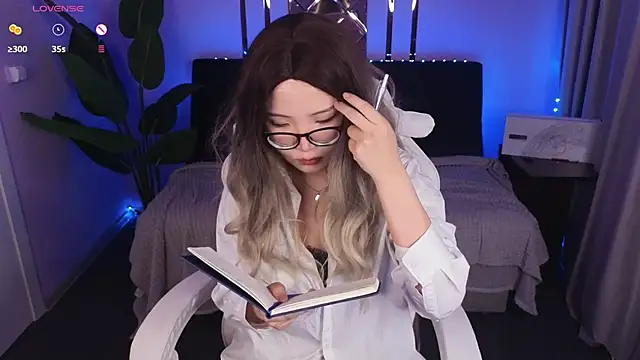 Erica Asti online show from 30, 11, 2025