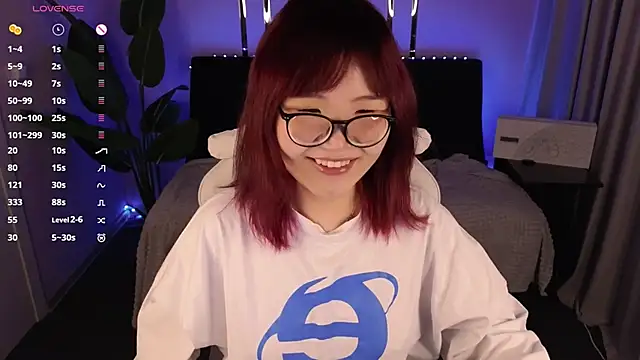 Erica Asti online show from 24, 11, 2025