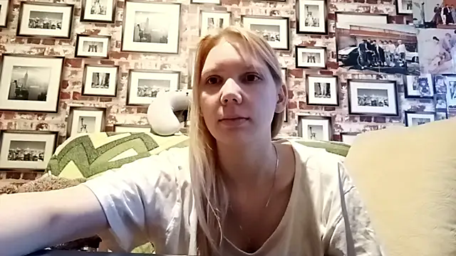 EvieBaggette online show from 18, 11, 2025