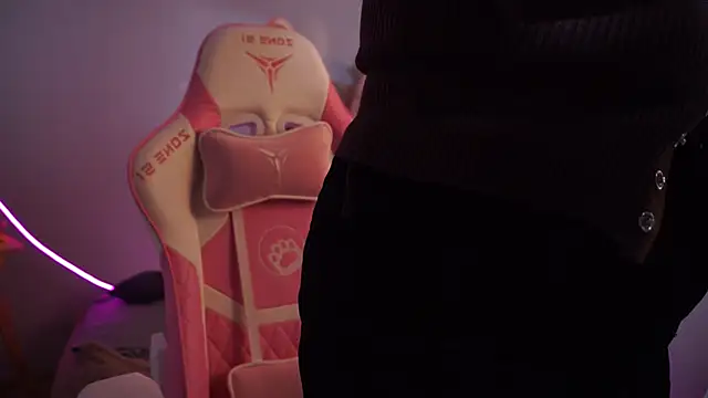 Snapshot of Shadow_Lotus chatting on 19, 11, 2025 Shadow Lotus online show from 19, 11, 2025