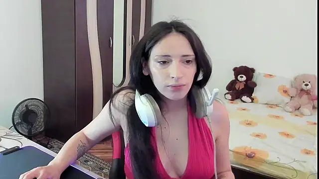 bettyButterfly online show from 28, 5, 2026
