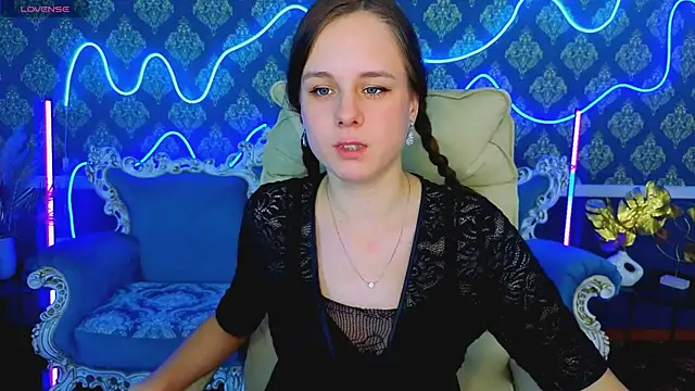 Snapshot of KarolinaSky chatting on 24, 11, 2025 KarolinaSky online show from 24, 11, 2025