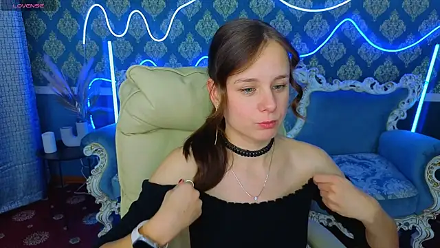 Snapshot of KarolinaSky chatting on 18, 11, 2025 KarolinaSky online show from 18, 11, 2025