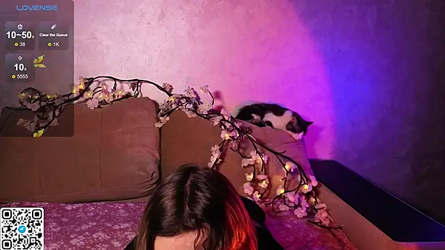 DevonaCasm online show from 1, 12, 2025