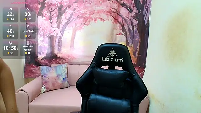 Emma latinasexy18 online show from 28, 11, 2025