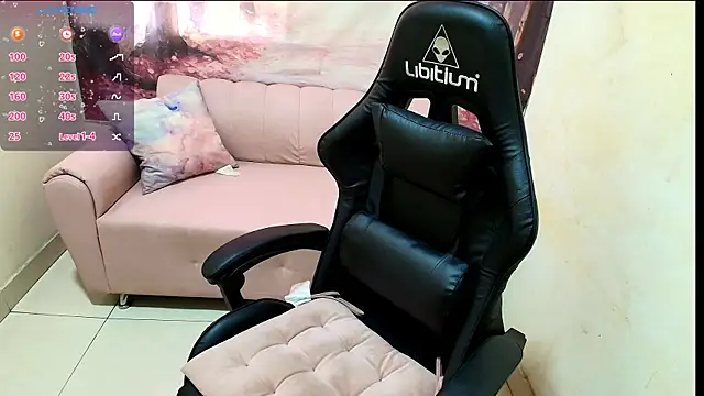 Emma latinasexy18 online show from 20, 4, 2026