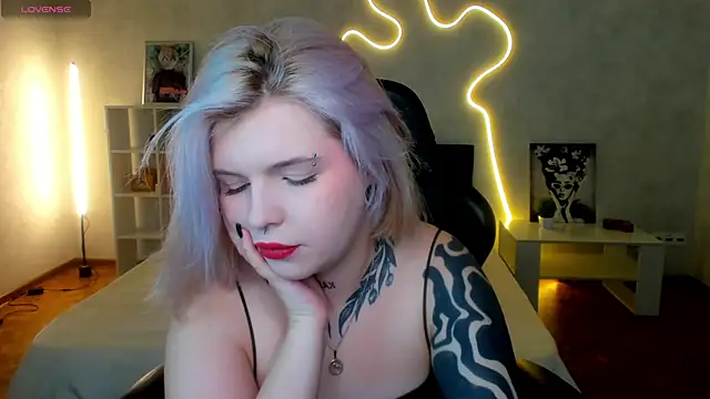 shadow  purrr online show from 1, 12, 2025