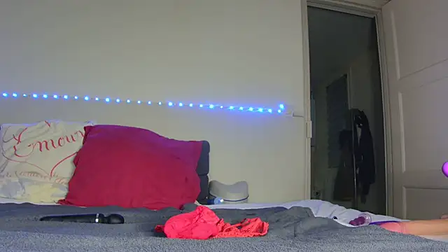 Snapshot of Tini_squirt chatting on 26, 11, 2025 Tini squirt online show from 26, 11, 2025