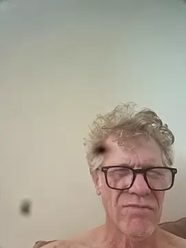 Snapshot of Hardwarelane67 chatting on 15, 3, 2026 Hardwarelane67 online show from 15, 3, 2026