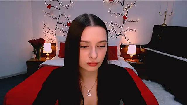 Snapshot of charming_berry chatting on 1, 12, 2025 charming berry online show from 1, 12, 2025