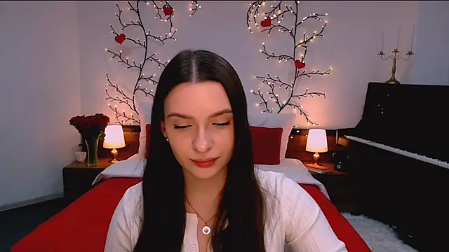 Snapshot of charming_berry chatting on 28, 11, 2025 charming berry online show from 28, 11, 2025