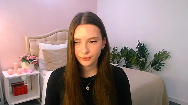 Snapshot of charming_berry chatting on 18, 11, 2025 charming berry online show from 18, 11, 2025