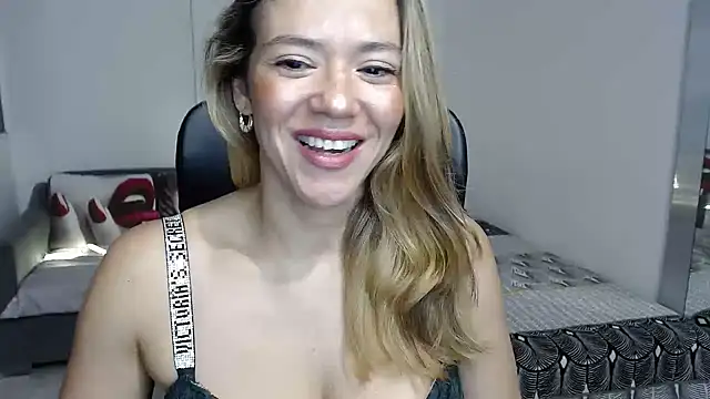 Snapshot of Annie_Cervantez chatting on 25, 5, 2026 Annie Cervantez online show from 25, 5, 2026