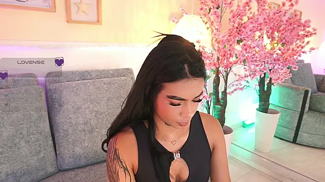 MeganLowell online show from 21, 4, 2026