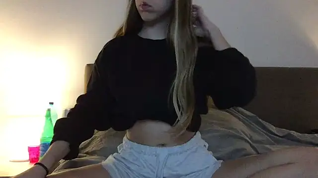 Snapshot of Martimartinaxx chatting on 12, 5, 2026 Martimartinaxx online show from 12, 5, 2026