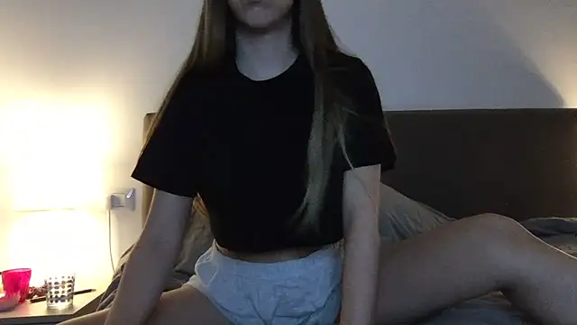 Snapshot of Martimartinaxx chatting on 6, 5, 2026 Martimartinaxx online show from 6, 5, 2026
