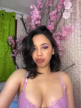 Esmerald 1111 online show from 9, 4, 2026