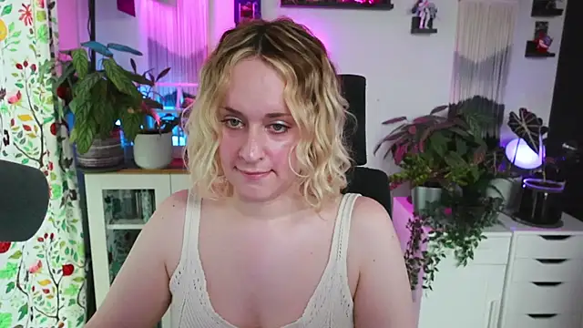 Snapshot of xzoeyryanx chatting on 17, 7, 2026 xzoeyryanx online show from 17, 7, 2026