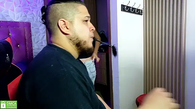 danna thiago1 online show from 4, 3, 2026