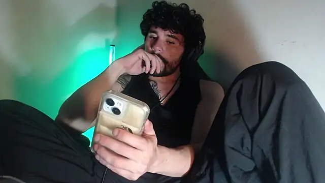 LuciferSantoryu online show from 3, 2, 2026