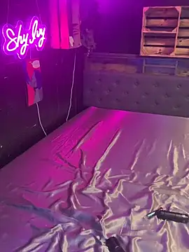 Shy-Ivy online show from 17, 12, 2025