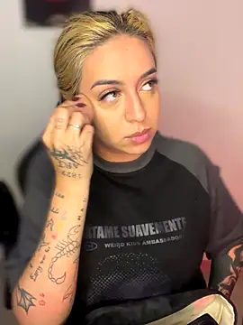 VeloraVyxen  online show from 30, 11, 2025