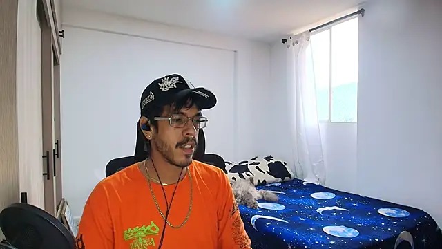 Snapshot of naitt_ chatting on 24, 11, 2025 naitt online show from 24, 11, 2025