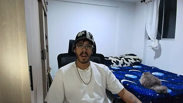 Snapshot of naitt_ chatting on 26, 11, 2025 naitt online show from 26, 11, 2025