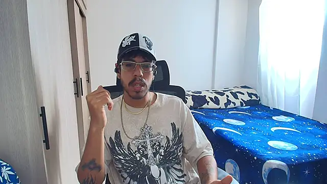 Snapshot of naitt_ chatting on 28, 11, 2025 naitt online show from 28, 11, 2025