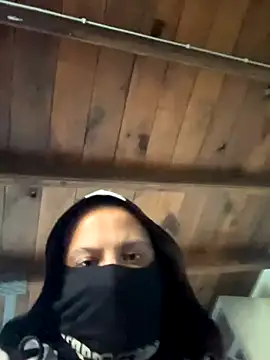 Snapshot of Locotre22 chatting on 30, 11, 2025 Locotre22 online show from 30, 11, 2025