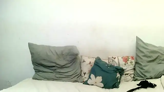 Snapshot of BrunetteNaomi8 chatting on 15, 5, 2026 BrunetteNaomi8 online show from 15, 5, 2026