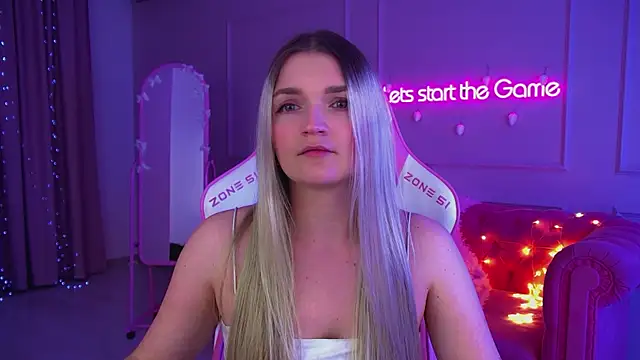 AnnyRaii online show from 5, 12, 2025