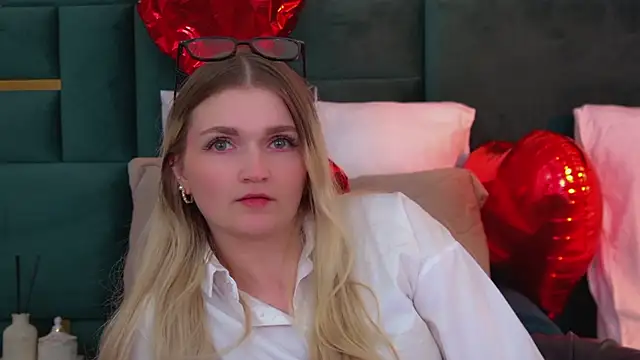 AnnyRaii online show from 14, 2, 2026