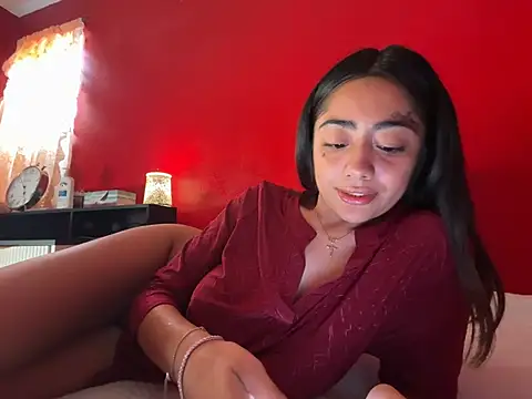 Snapshot of reinaass chatting on 5, 6, 2026 reinaass online show from 5, 6, 2026