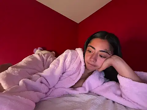 Snapshot of reinaass chatting on 24, 5, 2026 reinaass online show from 24, 5, 2026