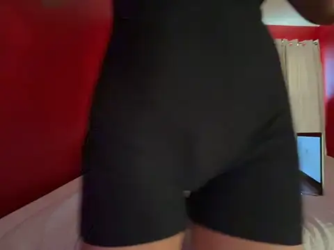 Snapshot of reinaass chatting on 25, 5, 2026 reinaass online show from 25, 5, 2026