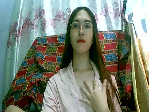 Snapshot of hottest_solel chatting on 4, 12, 2025 hottest solel online show from 4, 12, 2025