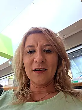 Snapshot of KaylinJan chatting on 6, 6, 2026 KaylinJan online show from 6, 6, 2026