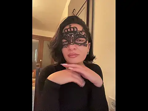 Pineapple online show from 25, 11, 2025