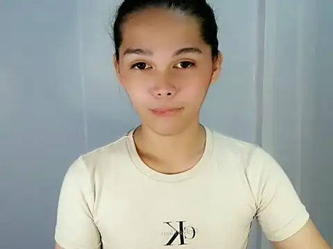 sluttyLeila online show from 1, 2, 2026