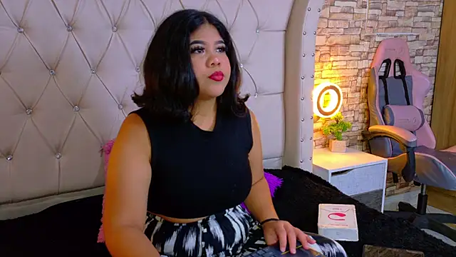 Snapshot of Amanda_Mooree chatting on 23, 4, 2026 Amanda Mooree online show from 23, 4, 2026