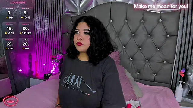 Snapshot of Amanda_Mooree chatting on 20, 5, 2026 Amanda Mooree online show from 20, 5, 2026