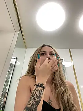 Chloe GraceeX online show from 25, 2, 2026