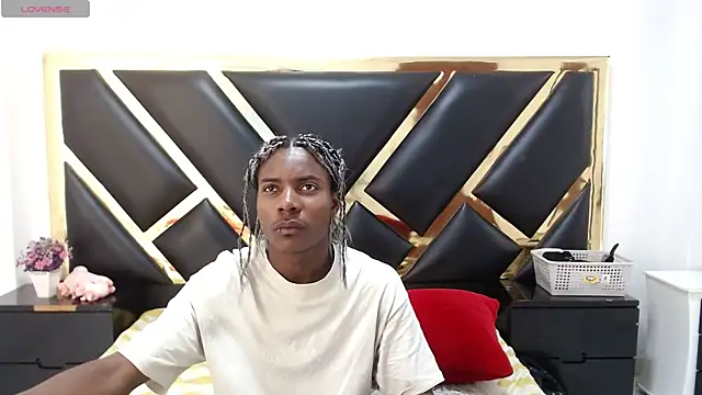 Snapshot of NoahJhonson69 chatting on 4, 6, 2026 NoahJhonson69 online show from 4, 6, 2026