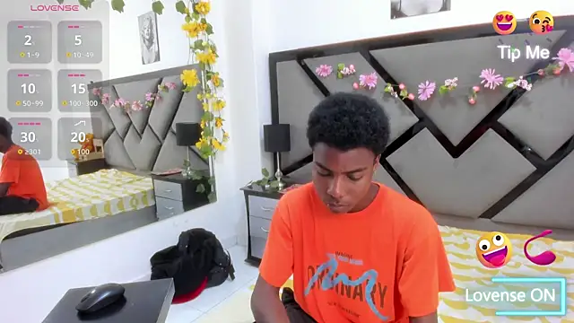 NoahJhonson69 online show from 13, 4, 2026