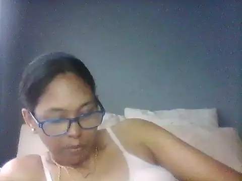 Snapshot of TiaBlaze chatting on 29, 11, 2025 TiaBlaze online show from 29, 11, 2025