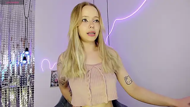 Snapshot of lucy_loy chatting on 20, 11, 2025 lucy loy online show from 20, 11, 2025